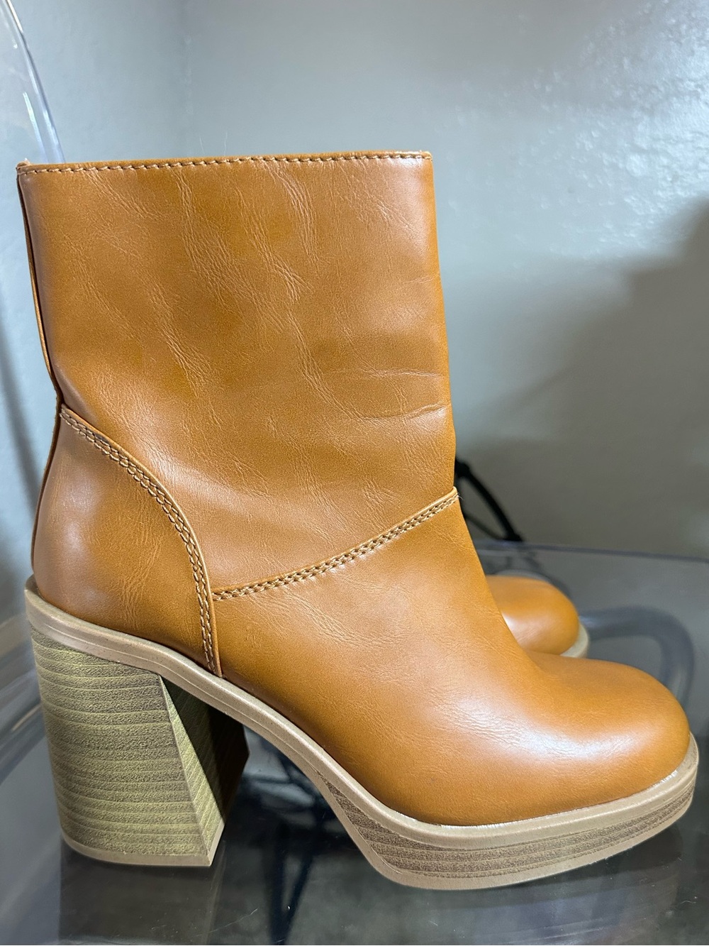 Universal Thread Women’s Olly Tan Platform Block Heel Boots